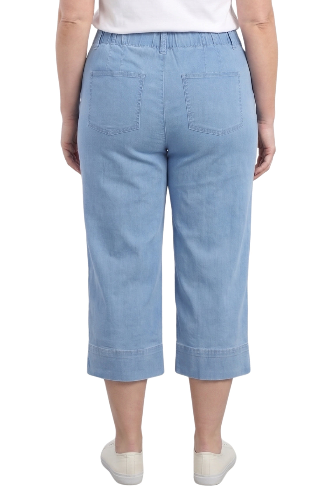 Women’s Lightweight Straight Leg Casual Denim Capri Pants in Cotton Blend Fabric