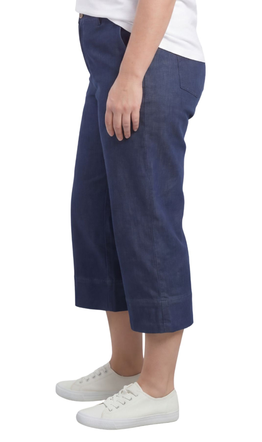 Women’s Lightweight Straight Leg Casual Denim Capri Pants in Cotton Blend Fabric
